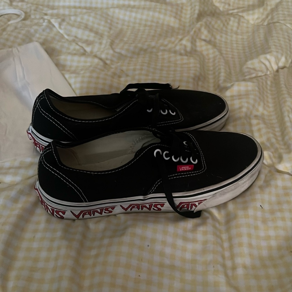 Vans Original Sneakers Only Wore them a couple of times bottom is like new